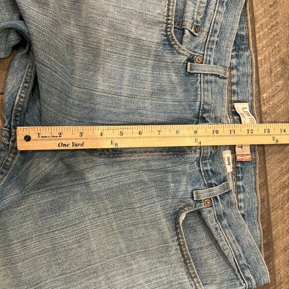 Levi's Men's 527 Low Rise Boot Fit Jean Light Wash Size 36x32 - Picture 5 of 9